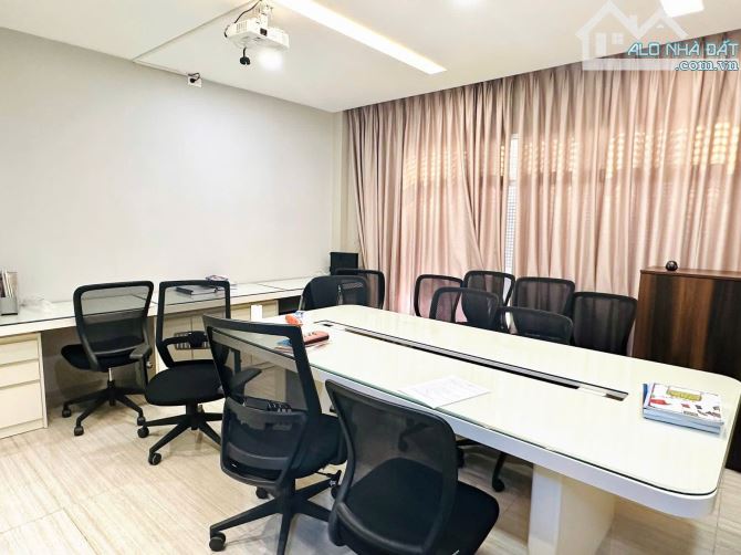 BÁN TÒA NHÀ PHẠM VIẾT CHÁNH QUẬN 1(10X12M) SDT 170TR/T (BIDV) GIÁ CHỈ 65 TỎI - 2