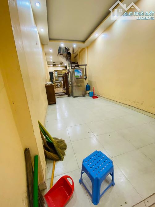 SIÊU PHẨM PHÂN LÔ – VƯƠNG THỪA VŨ – Ô TÔ TRÁNH – 10M RA PHỐ - 2