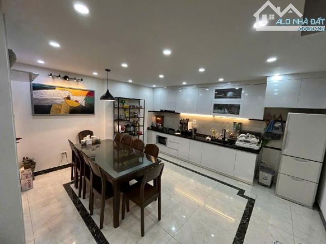Nhà đẹp Nguyễn Phúc Lai ô tỗ đỗ cửa, 2 bước ra mặt phố, DT 40m2x5T, ở sướng, KDVP, giá nhỉ - 2
