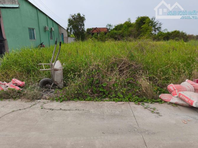 Bán gấp lô đất đường Lộc Trung Mỹ Lộc Cần Giuộc Long An 143m2 giá 1,3 tỷ quá rẻ - 2