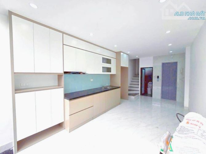 Bán nhà Lạc Long Quân, Cầu Giấy 33m2, 6 tầng, giá 8.75 tỷ - 2