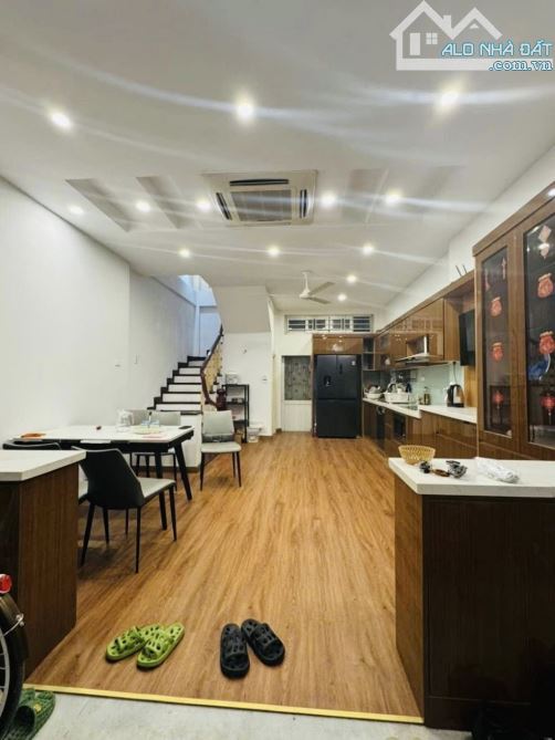 Cần Bán Nhà Phố Trần Quang Diệu Ô Chợ Dừa Đống Đa Nhà 5 Tầng Nhà Đẹp Ô Tô Kinh Doanh. - 2