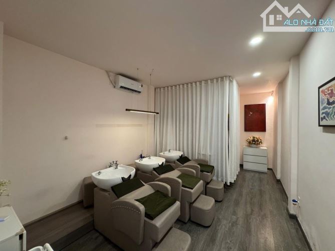 Bán Nhà - Trung Tâm Q1 - Cách Mặt Tiền Trục Đường Nguyễn Bỉnh Khiêm 10m.DT 60m2 - 2