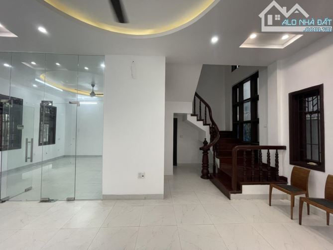 Bán biệt thự Nguyễn Văn Lộc 152m2 Lô Góc mt 22m giá 32,8 tỷ - 2