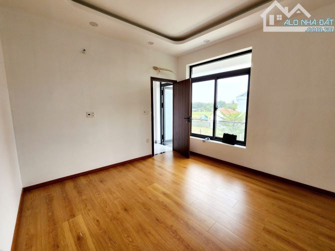 Bán nhà 1 trệt 1 lầu ngang gần 9 mét, đường ô tô, xã Tân Phú Trung, SHR, 2ty150 - 2