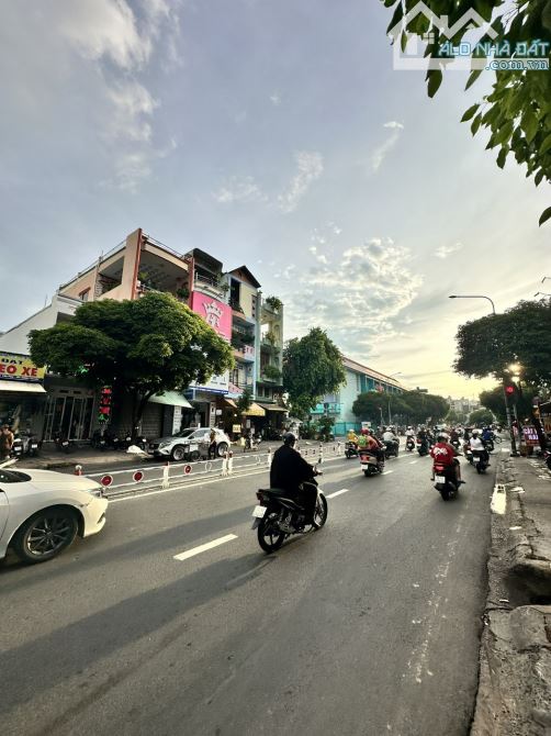 Bán nhà MTKD đường Nguyễn Sơn, P. Phú Thạnh - DT: 12x28m - Giá: 50 tỷ TL - 2