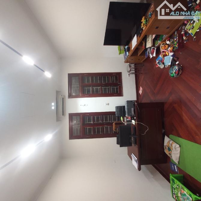 Bán Nhà Vũ Hữu - Ô Tô Tránh - Gara - Kinh Doanh Văn Phòng - 2 Thoáng Vĩnh Viễn - 2