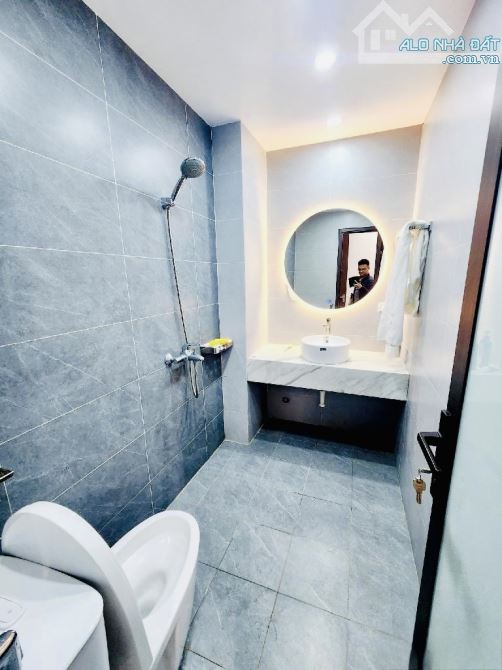 Bán Siêu Phẩm Hồng Tiến - 5 Tầng - Thang Máy - 2 Thoáng - Kinh Doanh Nhỏ - 2