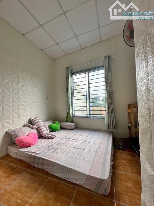 Bán nhà mặt tiền đường 3 tầng, gần Bình Long, Tân Hương, chỉ hơn 1 tỷ - 2