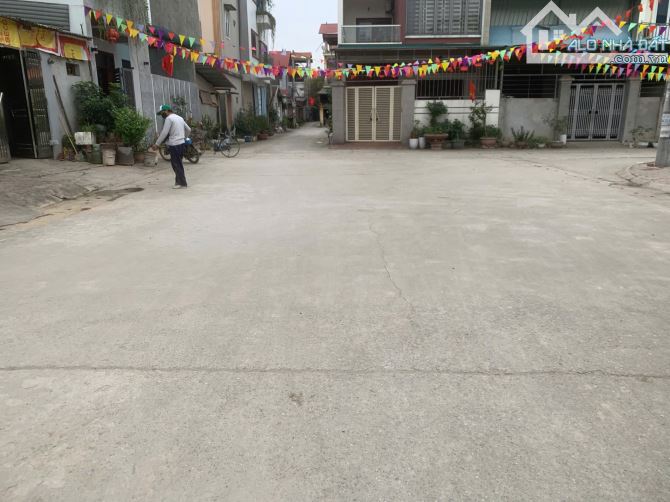 Bán nhanh Hoa Hậu lô góc 2 mặt tiền,DT 107m2,đường nhựa 2 oto tránh,cạnh đường QH Tứ Liên - 3