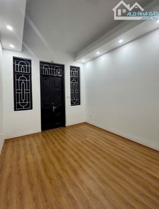 Giáp Bát- Hoàng Mai 40m2. Giá chào 8.98 Tỷ - 3