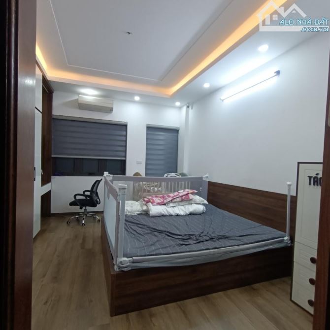 Khu vực Xuân Phương - Mỹ Đình, 3 Bước Ra Phố, Ô Tô Đỗ Cửa, 43m2 - Giá 6,8 Tỷ - 3