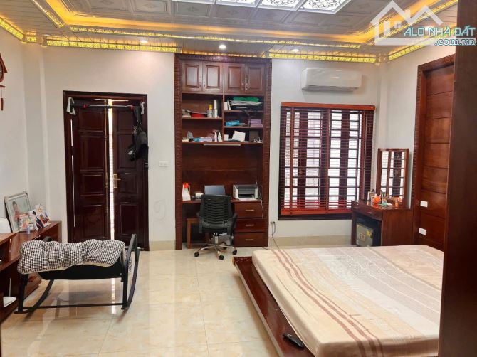 BÁN NHÀ LƯƠNG KHÁNH THIỆN, HOÀNG MAI, GẦN PHỐ, ÔTÔ ĐỖ, NHÀ ĐẸP GARA 80M2X4T - MT 6M. - 3