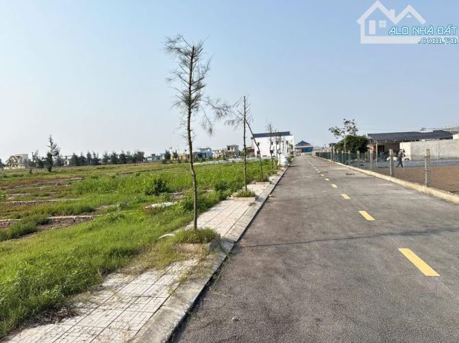 CHÍNH CHỦ BÁN LÔ ĐẤT NỀN KHU DÂN CƯ TÂN ĐỨC ĐỨC HOÀ 140M2 GIÁ 1TỶ50/SHR BAO SANG TÊN MT824 - 3