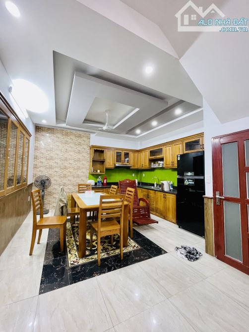 VỀ BẮC NÊN BÁN GẤP NHÀ TRẦN THỊ TRỌNG, 5 TẦNG, HẺM 6M CÓ LỀ, NGANG 4,5M - CHỈ 7 tỷ 99 bớt - 3
