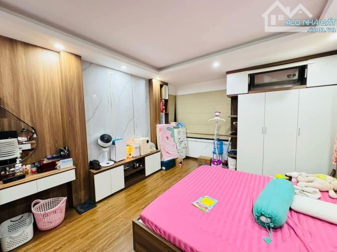 KHU VIP THANH XUÂN - 30M RA MẶT NGÕ Ô TÔ TRÁNH - NHÀ ĐẸP - CHỦ TẶNG FULL NỘI THẤT - 3