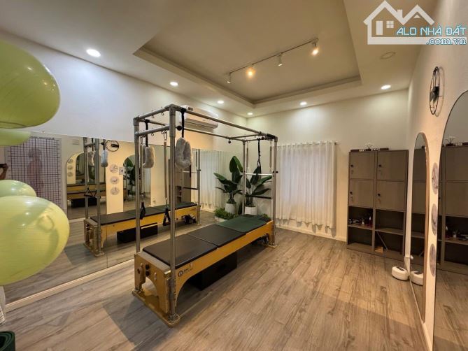 Bán Nhà - Trung Tâm Q1 - Cách Mặt Tiền Trục Đường Nguyễn Bỉnh Khiêm 10m.DT 60m2 - 3