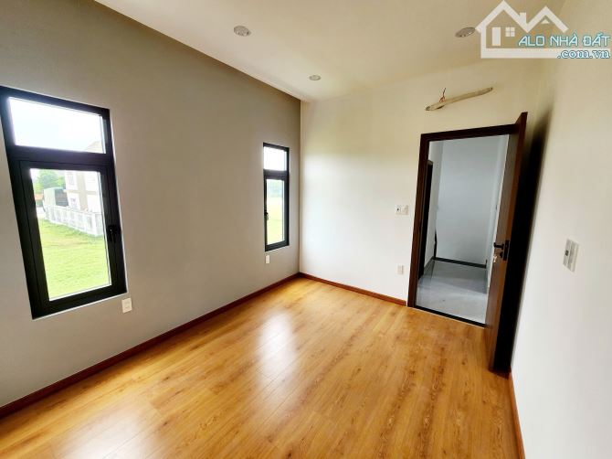 Bán nhà 1 trệt 1 lầu ngang gần 9 mét, đường ô tô, xã Tân Phú Trung, SHR, 2ty150 - 3