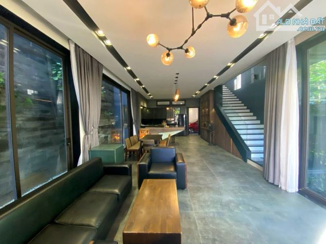 Bán Căn Biệt Thự 252m2 - 3 tầng VIP góc 2 MT Mỹ Khê 1, Gần Võ Văn Kiệt, Gần Biển Mỹ Khê - 2