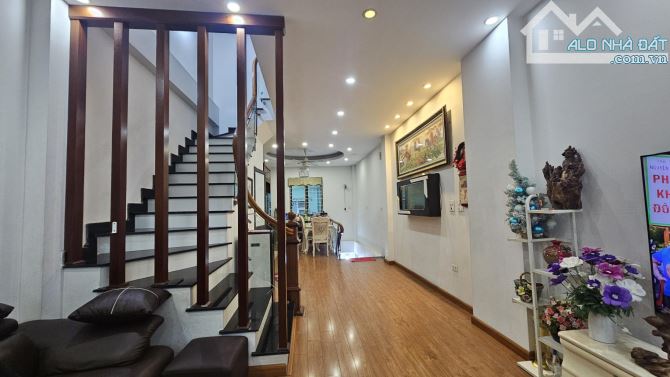 Bán Nhà Phố Vũ Hữu - 2 Mặt Thoáng, Sổ Đỏ Sẵn, Giá Tốt Cho Nhà Đầu Tư - 3