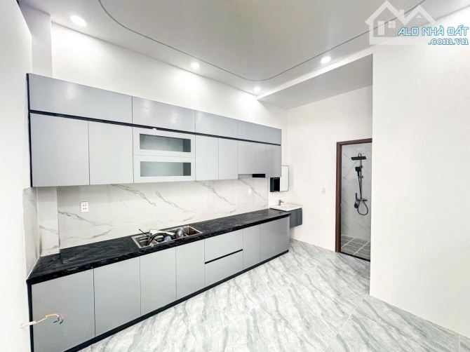Bán nhà 2 Tầng Bửu Hòa,full nội thất đẹp xịn mịn,đường xe hơi đổ cửa - 3