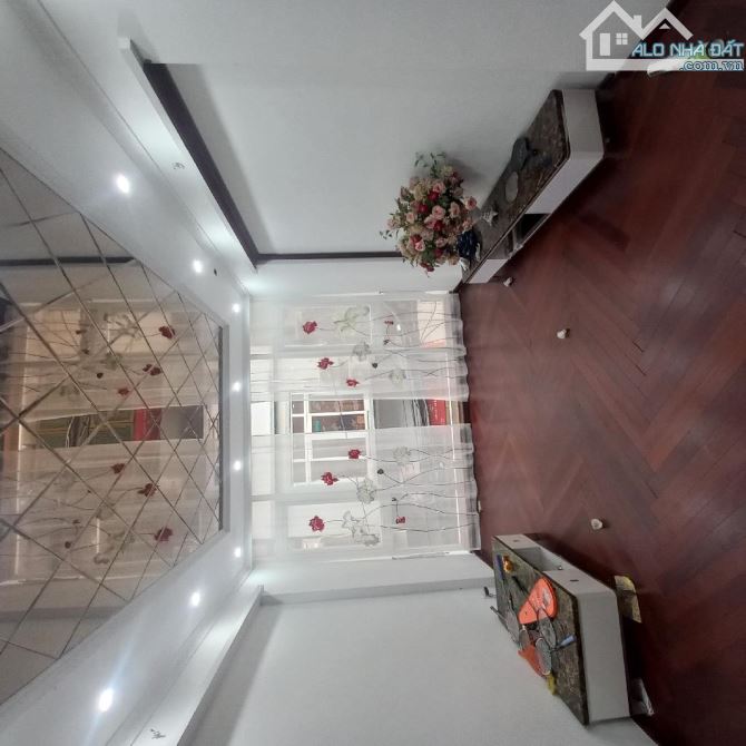 Bán Nhà Vũ Hữu - Ô Tô Tránh - Gara - Kinh Doanh Văn Phòng - 2 Thoáng Vĩnh Viễn - 3