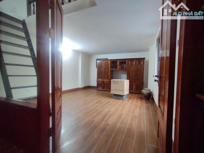 Cho thuê nhà riêng 4,5 tầng mới cứng phố Đội Cấn, gần Lê Hồng Phong - 4