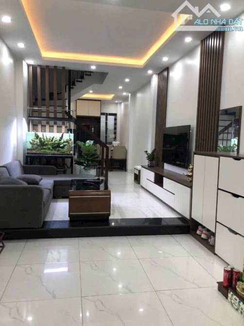 NHÀ ĐẸP TỪ LIÊM - DÂN XÂY - SÁT MẶT PHỐ - SỔ VUÔNG ĐẸP - Ở HOẶC CHO THUÊ DÒNG TIỀN ĐỀU TỐT - 4