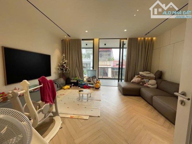 TOÀ VP 7T THANG MÁY, MẶT NGÕ 34 HOÀNG CẦU 90m MT 5.5m, 2 THOÁNG, 3 Ô TRÁNH ĐỖ KINH DOANH - 4