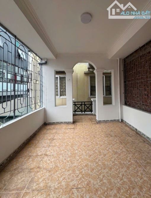Giáp Bát- Hoàng Mai 40m2. Giá chào 8.98 Tỷ - 4