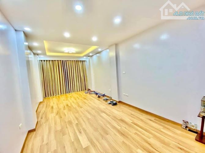 Phân Lô Cán Bộ Giáo Viên Trường Sư Phạm - Trần Quốc Hoàn 40m2 MT3.6m 5 Tầng Kinh Doanh VIP - 4