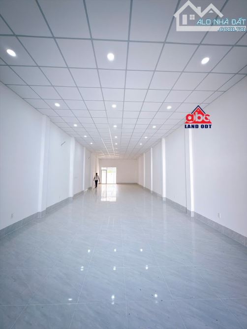Bán căn nhà mặt tiền kinh doanh P Tân Hiệp sát đồng khởi 50m ,DT 245m2 Giá 6ty9 - 4