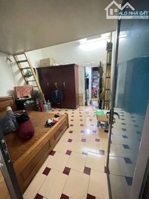 có 102 nguyễn khoái hai bà trưng,vị trí đẹp,kinh doanh siêu đỉnh,nhà đẹp,55m2 chỉ 9 tỷ - 4
