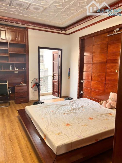 BÁN NHÀ ĐẸP LƯƠNG KHÁNH THIỆN – 77.2M² – MẶT TIỀN 5.7M – 4 TẦNG – Ô TÔ ĐỖ CỬA – GIÁ 15 TỶ - 4