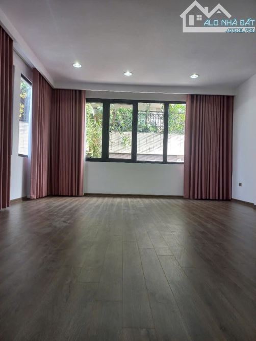 Bán nhà Kim Mã, phân lô oto, DT 48/52m2, MT 5m, thang máy, vị trí VIP, giá 20 tỷ x - 4