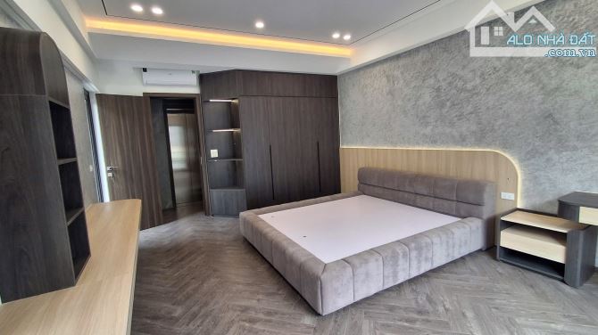 SIÊU HIẾM - VỊ TRÍ ĐẸP - GẦN PHỐ - Ô TÔ TRÁNH 