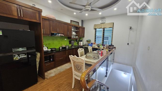 Bán Nhà Phố Vũ Hữu - 2 Mặt Thoáng, Sổ Đỏ Sẵn, Giá Tốt Cho Nhà Đầu Tư - 4