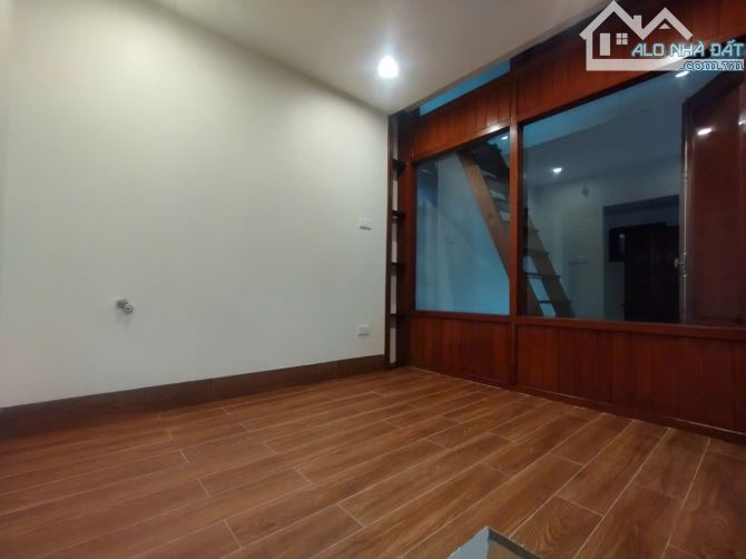 Cho thuê nhà riêng 4,5 tầng mới cứng phố Đội Cấn, gần Lê Hồng Phong - 5