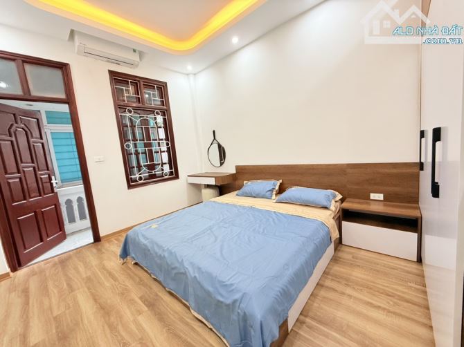 Chủ ngộp bank cần bán gấp nhà phố Cầu Đơ - Lô góc - Ngõ ô tô - DT 40m2 * 5 tầng - 6.2T - 5