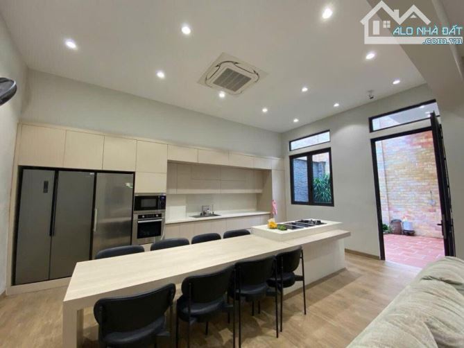 Bán biệt thự Ngọc Thuỵ 320m2x4tầng,mt14m - Ôtô tránh nhau,30m đường Ngọc Thuỵ - 146tr/m2 - 5