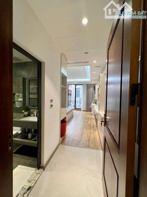 BÁN NHÀ ĐƯỜNG 800A-CẦU GIẤY,PHÂN LÔ 8T THANG MÁY Ô TÔ VÀO NHÀ FULL NT,52M2,GIÁ 19,4 TỶ - 5
