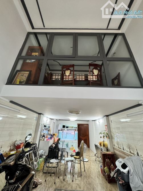 Khu phân lô. HẺM 8M - 5 TẦNG - 41m2 - sổ hoàn công đủ .4pn. - 5