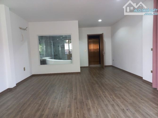 Bán nhà Kim Mã, phân lô oto, DT 48/52m2, MT 5m, thang máy, vị trí VIP, giá 20 tỷ x - 5