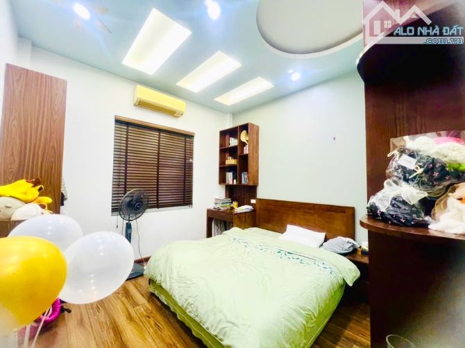 PHÂN LÔ  VỈA HÈ Ô TÔ TRÁNH  PHỐ NGUYỄN VĂN CỪ - LB DT52M 4T GIÁ 13,9 TỶ - 5