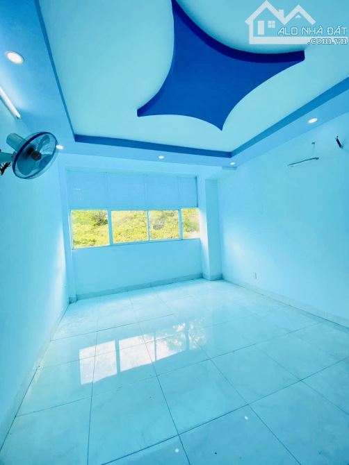 CHỦ CẦN TIỀN BÁN GẤP – NHÀ 4 TẦNG NGAY CHỢ AN NHƠN 68M2 – HXH 5M – 8 TỶ NHỈNH - 5