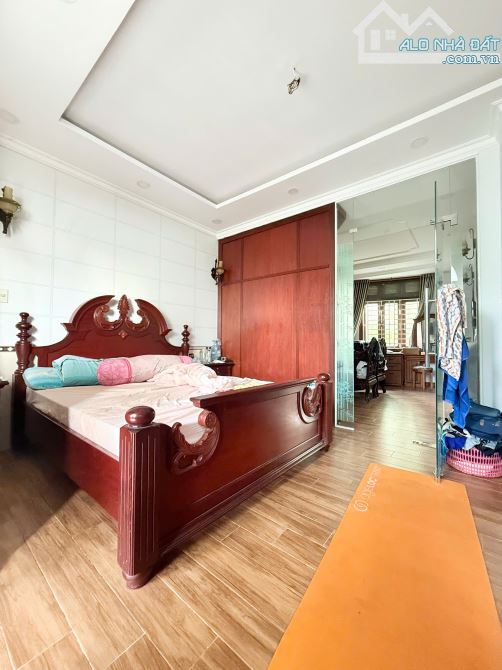 Có Visa Định Cư Bán Gấp Biệt Thự 3 Tầng Mặt Tiền Liên Khu 2 - 5, 600M2 Ngang 9M, Nở Hậu. - 5