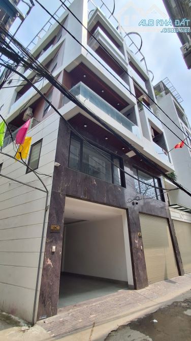 SIÊU HIẾM - VỊ TRÍ ĐẸP - GẦN PHỐ - Ô TÔ TRÁNH 