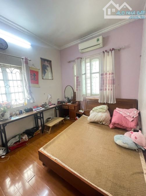 Hồ Tùng Mậu. 40m. 5tầng. Lô góc thoáng sáng. Ô tô đỗ cửa. 7,5 tỷ - 5