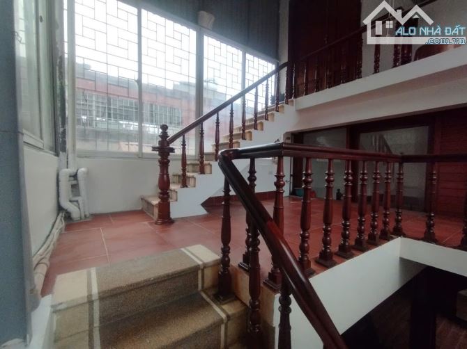 Cho thuê nhà riêng 4,5 tầng mới cứng phố Đội Cấn, gần Lê Hồng Phong - 6