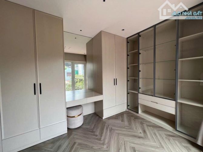 Bán biệt thự Ngọc Thuỵ 320m2x4tầng,mt14m - Ôtô tránh nhau,30m đường Ngọc Thuỵ - 146tr/m2 - 6